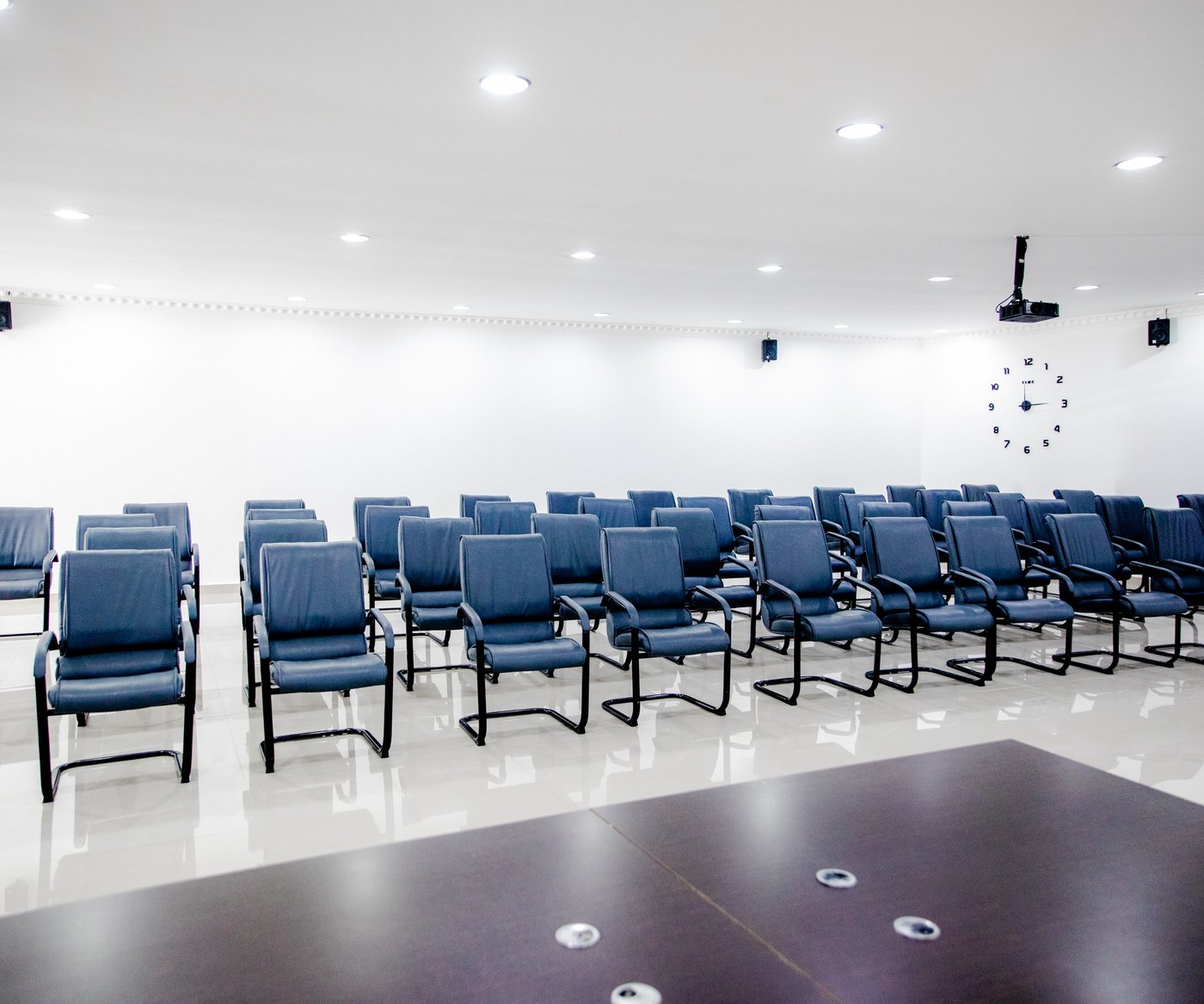 Sala de Conferências — vista frontal